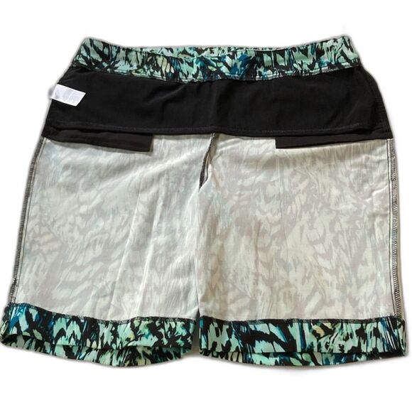 CHICOS So Slimming Brigitte Printed Sl Green Black Abstract Design Large Size 16 - Picture 4 of 15